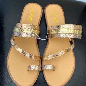 New Metallic Kenneth Cole sandal.  Size 10